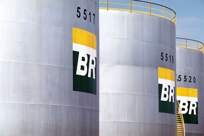 Sobornos por contratos en Petrobras financiaron al PT y sus aliados en Brasil