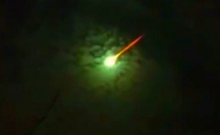 La misteriosa luz verde que cruzó el cielo argentino fue un meteorito
