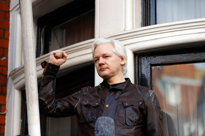 Este martes la justicia británica decide si Julian Assange puede salir libremente
