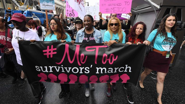 Centenares marchan en Hollywood por campaña #MeToo contra abuso sexual