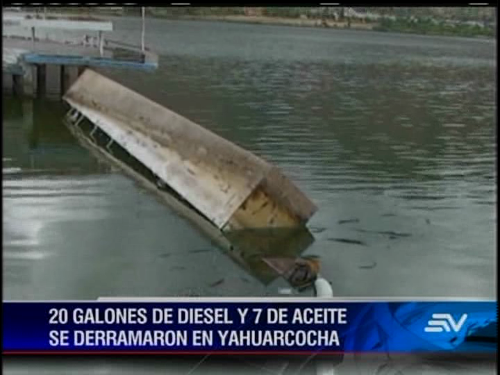 10% de la laguna de Yahuarcocha contaminada tras hundimiento de draga