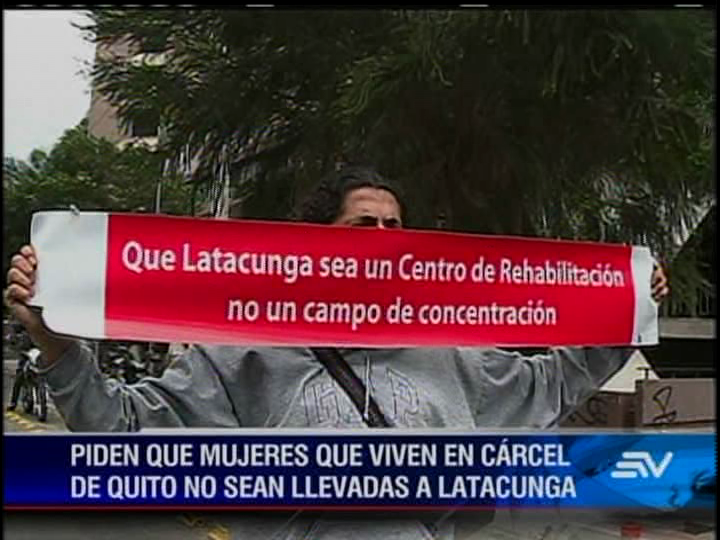 Familiares de PPL piden suspender traslado de internas a Latacunga