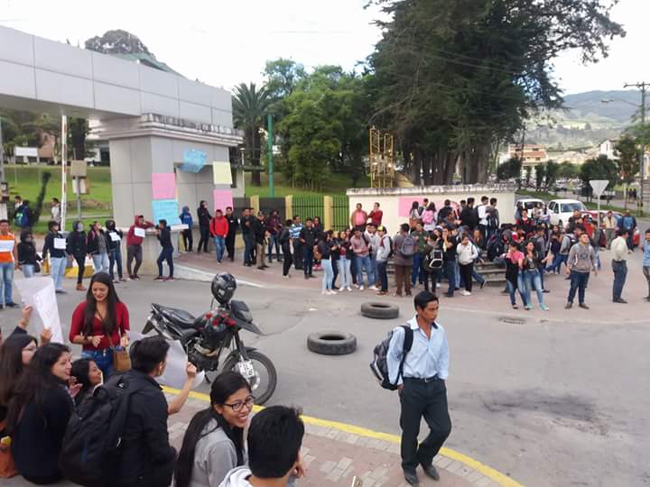 Con huelgas de hambre, estudiantes de la Universidad de Loja exigen salida de directivos institucionales