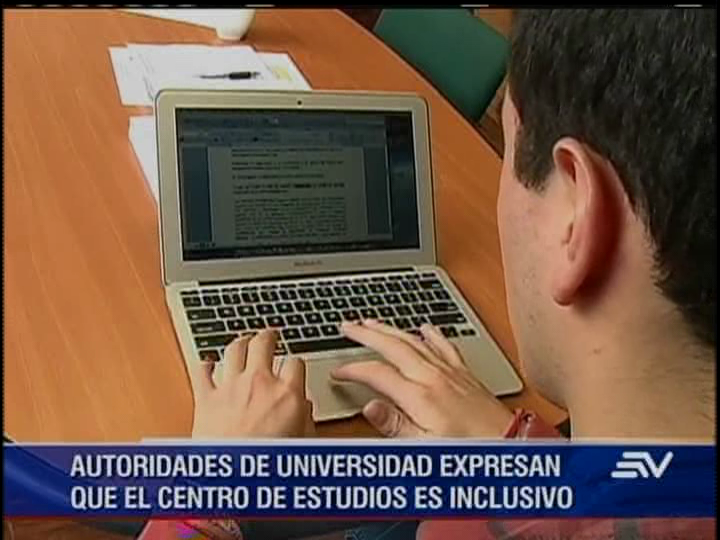Joven con discapacidad denuncia rechazo de universidad en Quito