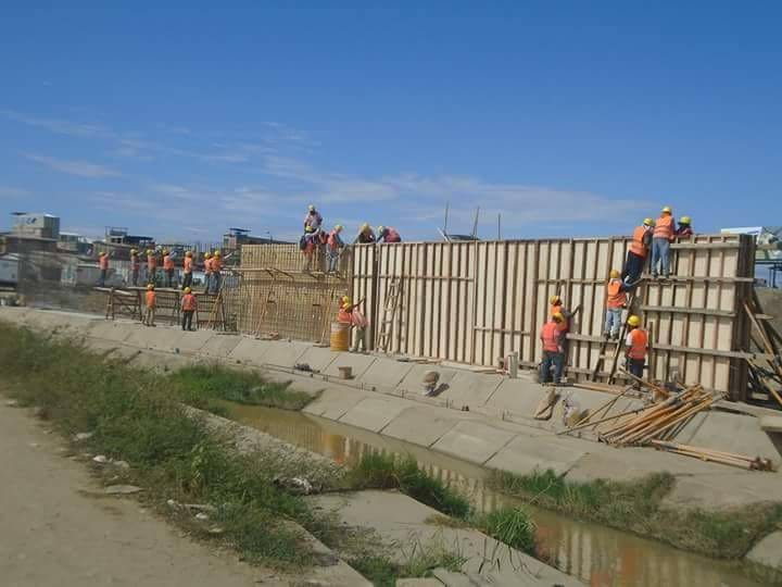 Muro en Huaquillas genera reacciones en comerciantes y moradores