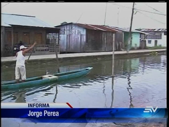 Esmeraldas y Guayas sufren los estragos del intenso aguaje