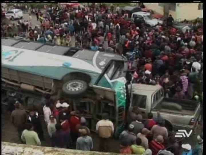 Cotopaxi: Bus accidentado iba con exceso de velocidad y de pasajeros