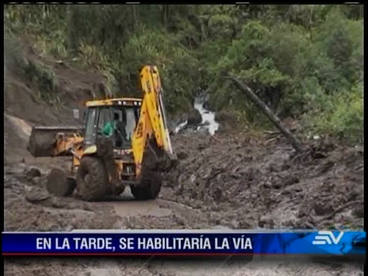 Fuertes lluvias provocaron deslave en vía Riobamba-Macas