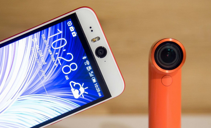HTC presenta su nuevo &quot;smartphone&quot; y una pequeña cámara portátil