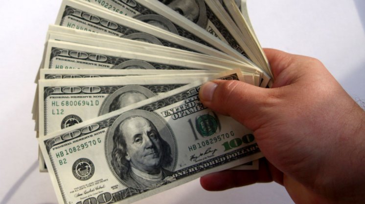 Un hombre devuelve 14.000 dólares que halló en una calle de EE.UU.