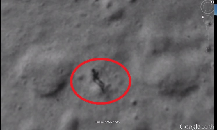 (VIDEO) Descubren figura humanoide caminando sobre la Luna
