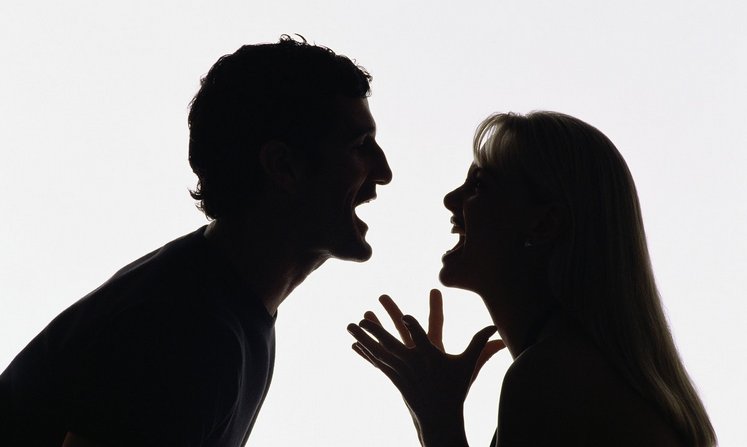 Hombre se divorcia agotado del &quot;insaciable apetito sexual&quot; de su esposa