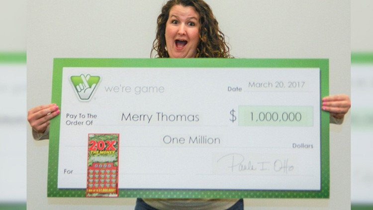 Le enseña a su amiga cómo jugar a la lotería y… gana 1 millón de dólares