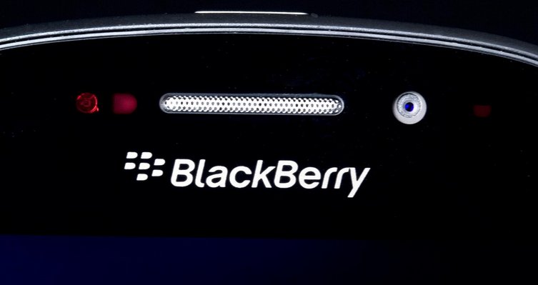 Canadá se niega a comentar sobre posible compra de BlackBerry por Samsung