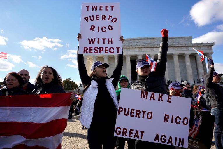 Puertorriqueños exigen más ayuda para la isla al Gobierno de Estados Unidos