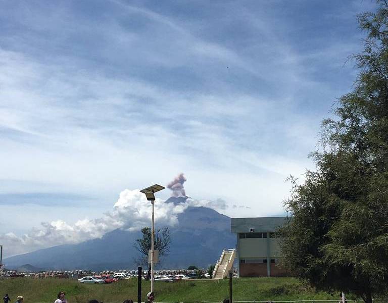 El volcán Popocatépetl emite erupción tras terremoto en México