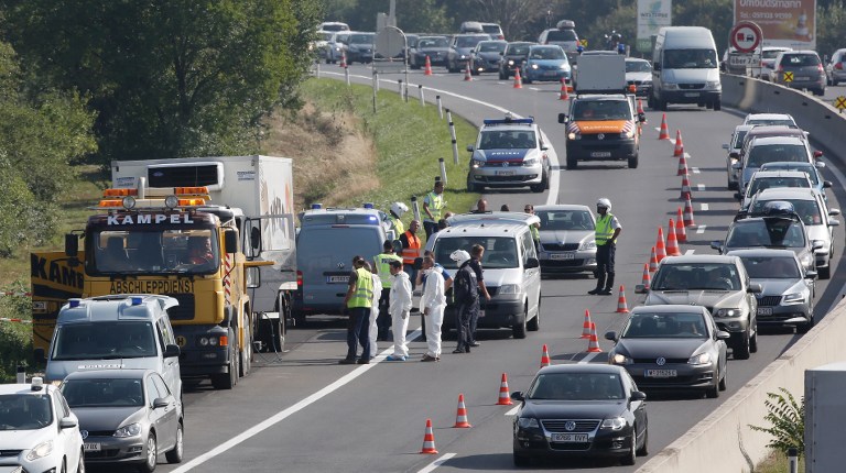 Decenas de refugiados mueren en Austria asfixiados en un camión