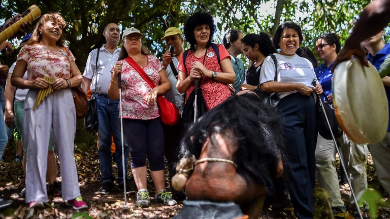 Baile y parapente: la inédita aventura turística de ciegos en Colombia