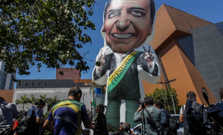 Bolsonaro se acerca a la presidencia de Brasil tras ataque