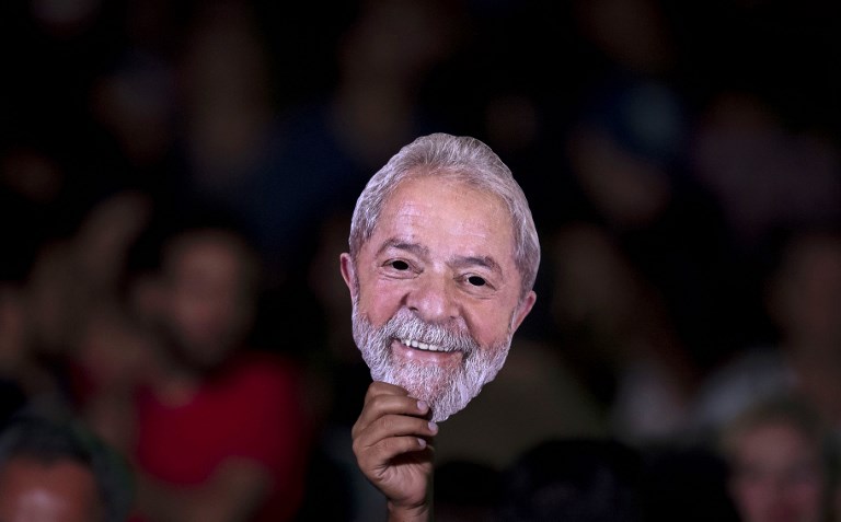 Lula lanza desde la cárcel su candidatura presidencial