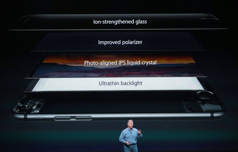 Apple lanza dos teléfonos iPhone de pantalla grande