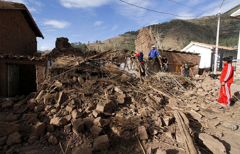 Perú distribuye ayuda por terremoto en Cusco y declara la zona en emergencia