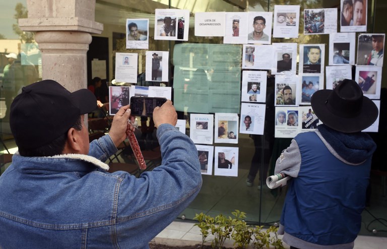 Mexicanos despiden a las 79 víctimas de explosión de ducto