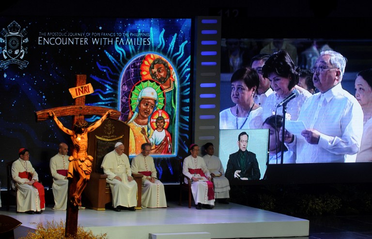 El papa Francisco llega a la &quot;zona cero&quot; del supertifón en Filipinas