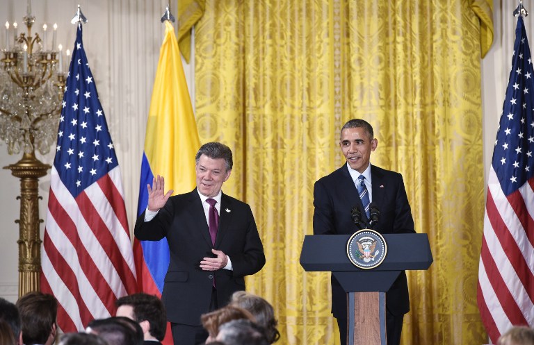 Obama anuncia millonario plan para financiar paz en Colombia al recibir a Santos