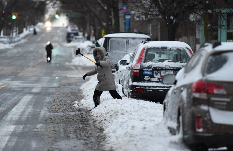 Levantan toque de queda a autos en Nueva York tras tormenta de nieve