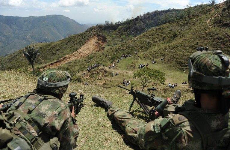 Un soldado muerto en combate con el ELN en Colombia