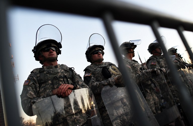 Guardia Nacional triplica su presencia en Ferguson para contener la violencia