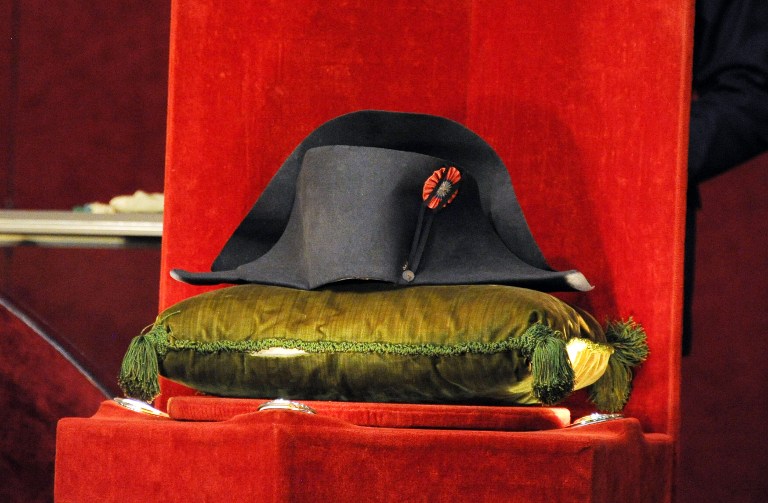 Un sombrero de Napoleón, subastado por 1,89 millones de euros en París
