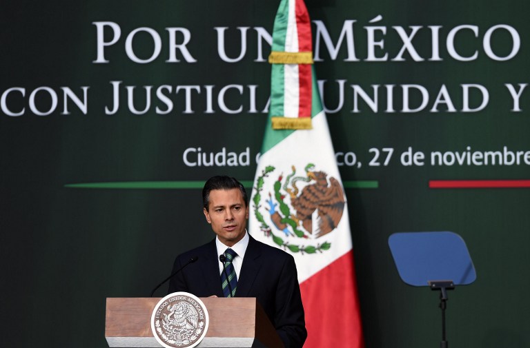 Peña Nieto plantea disolver policías locales por vínculos con el narcotráfico