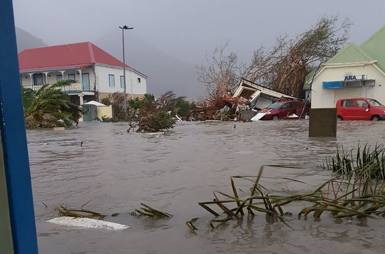 Huracán Irma deja al menos 10 muertos en su devastador paso por el Caribe