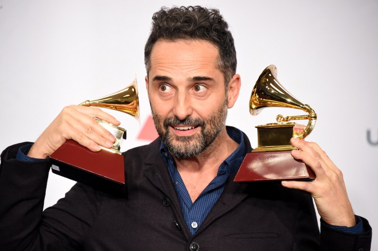 Drexler, Paco de Lucía y Enrique Iglesias triunfan en politizados Grammy Latino