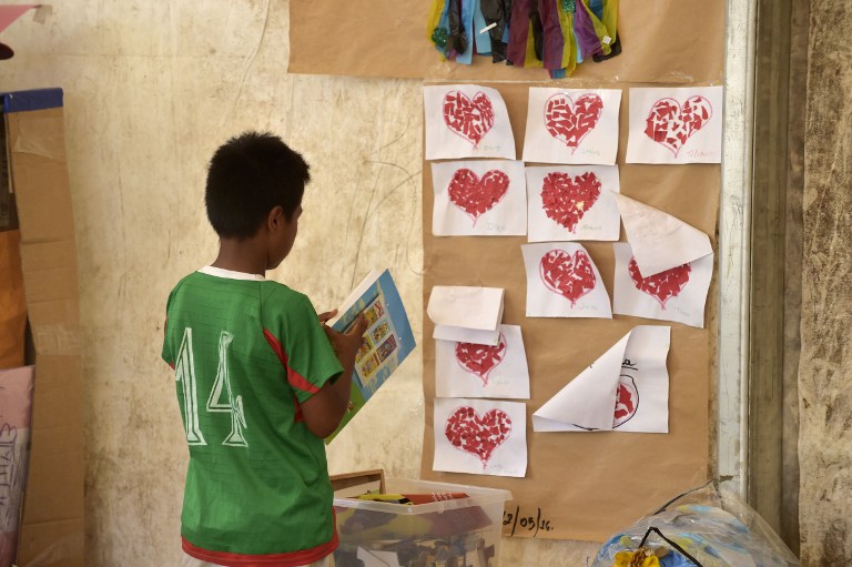 Unicef urge apoyo económico para niños un mes después del terremoto