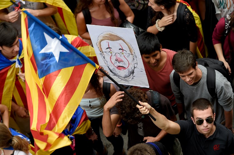 Continúan protestas en Barcelona por referéndum