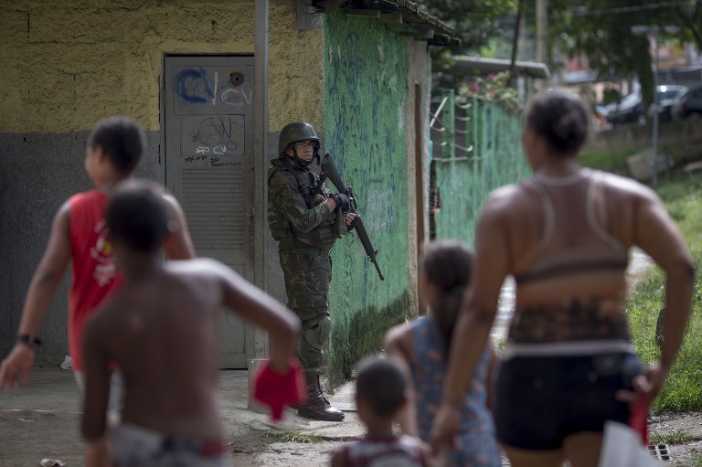 Brasil: una niña y una adolescente fallecen tras enfrentamientos armados