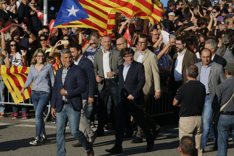 Masivas protestas luego de que Rajoy anuncie cómo implementará el Artículo 155 en Cataluña