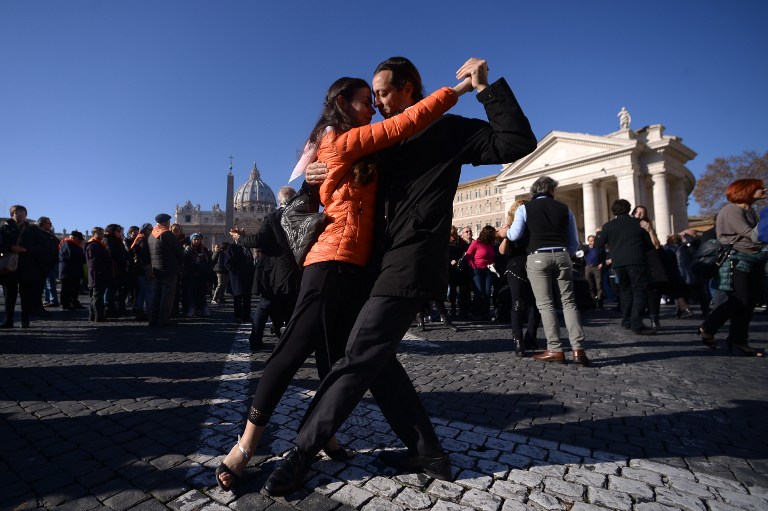 Todos bailan tango en el Vaticano para el cumpleaños del papa Francisco