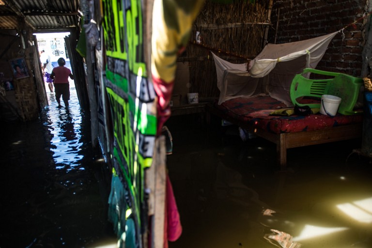 Perú: familias en Piura no aguantan una lluvia más