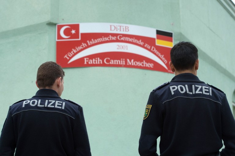 Dos bombas estallan en mezquita y centro de congresos en Alemania sin dejar heridos