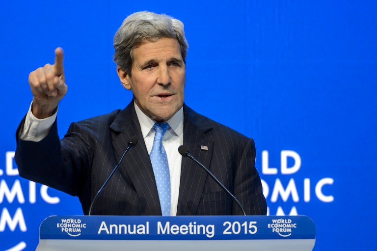 Kerry llega a Nigeria en visita centrada en los próximos comicios