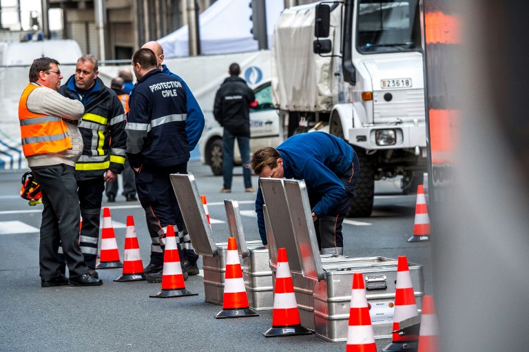 Los atacantes del aeropuerto de Bruselas llevaban &quot;bombas en las maletas&quot;