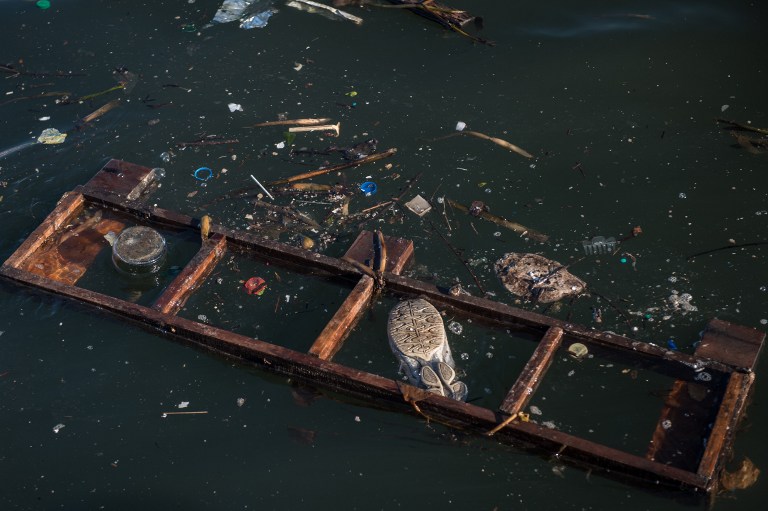 Navegar entre basura y animales muertos: test olímpico de vela de Río 2016
