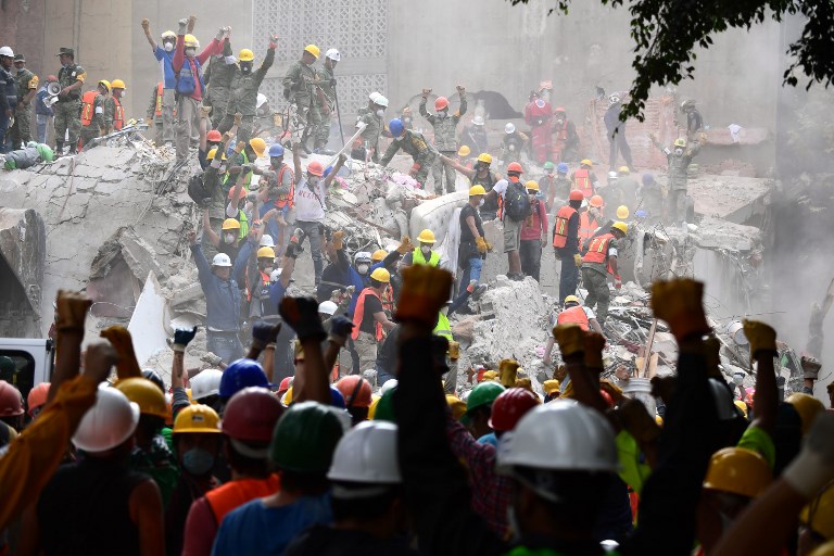 México: Prolongarán rescates tras terremoto hasta agotar señales de vida