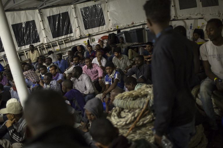 Rescatan a 339 migrantes de siete precarios barcos entre España y Marruecos