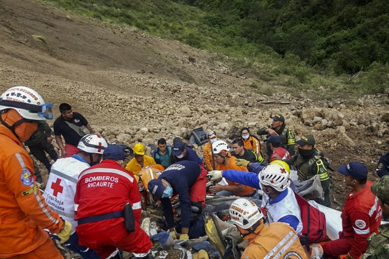Siete hombres, cinco mujeres y un bebé fallecen tras deslizamiento de tierra en Colombia