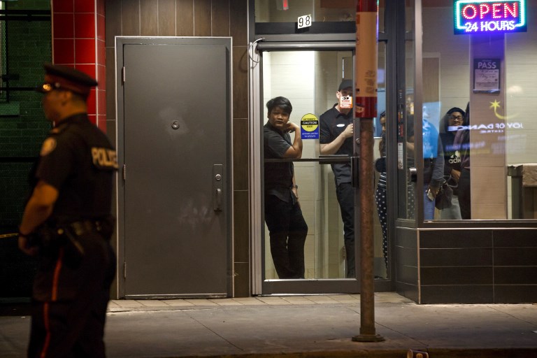 Tiroteo deja dos muertos y 12 heridos en Toronto